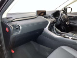 豪華な内装で運転も楽しくなりますよ♪