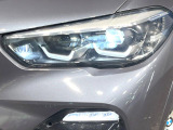 ●LEDヘッドライト:夜間走行時も良好な視界を確保し安心して運転できる高輝度LEDヘッドライトを装備!点灯速度が早く、消費電力も抑えられています。