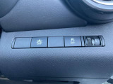 ハンドル右奥には各種設定スイッチがあります。運転者がスッと手を伸ばせば操作できので便利です。