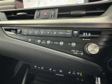 左右独立温度コントロールフルオートエアコンです。運転席、助手席それぞれで独立して温度設定ができます。冷え性の方が乗っても安心ですね♪