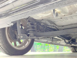 お車を安心してお乗りいただく為には、足回りの定期点検が欠かせません。サービスサポート(有償保証)では無料点検もご提供しており、安心のカーライフをお過ごしいただけるサポート体制が整っています。