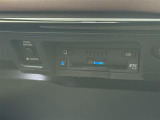 【ビルトインETC】車載器がビルトインで装備されています。有料道路の乗り降り時に停車することなくスマートに乗り入れが可能になったり、割引を受けることができる嬉しい装備です。