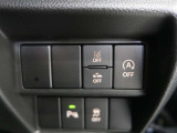 アイドリングストップ機能がついているので、停車時にエンジンを止めて燃料消費を抑えます。環境にもお財布に優しいですね♪