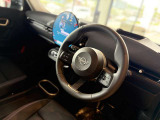 アクティブクルーズコントロール付き!前車との車間調整を自動で行ってくれるので、ロングドライブも楽楽です。