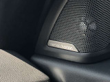 ハーマンカードンのカースピーカーは良質な音を届けると同時に、その先にある車内空間における上質な&ldquo;音楽体験&rdquo;も提供している。