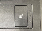 【シートヒーター】寒い日に重宝するシートヒーター!エアコンより早く温まってくれるので寒がりの人も安心ですね♪エアコンの温風は乾燥するから苦手、という方にもをおすすめです。