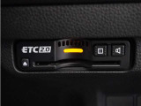 ◆ETC2.0◆進化したドライブ体験。料金収受システムだけだったETCが生まれ変わって、高速道路を賢く使うETC2.0に進化しました。多彩な情報サービスが便利で快適なドライブ体験を提供します。