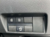 両側オートスライドドアです。インテリジェントキーや運転席のスイッチで簡単にドアの開閉ができるので、とても便利な装備です♪