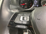 ◆クルーズコントロールにレーダーセンサーを組み合わせ、先行車を測定し設定されたスピードを上限に自動で加減速を行います。一定の車間距離を維持することで、長距離走行でのドライバーの疲労を低減させます。
