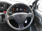 運転中も見やすいデジタルメーター。
