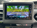 バックでの駐車が苦手な方や運転にあまり自信のない方でも後方の視界をしっかりサポート。安心して車庫入れが出来るバックカメラを装備しています!