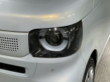 LEDヘッドライトは、点灯の瞬間から最大光量を発揮し、突然暗くなるトンネルなどでの安定感を高めます。