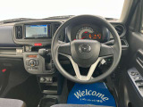 すっきりとしたハンドル周りのデザインで、運転席の操作性も良く、リラックスして運転をしていただけます。
