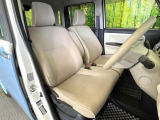 運転席シート廻りは使用感も少なく、良好な状態となっています。前オーナー様が丁寧に使っていたことがよくわかりますね。