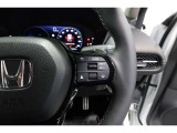 Hondaセンシングの機能のひとつ、アダプティブクルーズコントロール付!アクセルから足を離しても設定したスピードと前車との車間を保ち走行してくれます!車線維持もアシスト☆高速道路で疲労軽減ですね☆
