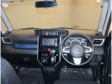 オシャレなインテリアで運転する気分も盛り上がりますよね^^