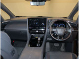 オシャレなインテリアで運転する気分も盛り上がりますよね^^