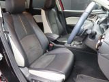 運転席のドアを開け、乗り込む際のイメージです。