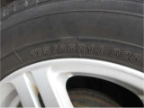 タイヤサイズは、175/65R14です。