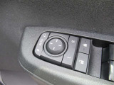 駐車時や狭い道でのすれ違い時に気を使うミラー。電動格納式ドアミラーはそんな時に便利です。