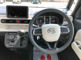 運転中も見やすいメーター。