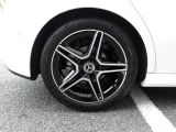 車輌に関する装備・価格等ご不明点などお気軽にお問合せ下さい。また、総額価格に関しましては車輌本体価格に納車に関わる費用等は別途料金がかかります。詳細は当店スタッフへお問い合わせ下さいませ。