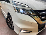 【LEDヘッドライト】悪天候や夜間走行時も良好な視界を確保し安心して運転できる高輝度LEDヘッドライトを装備!点灯速度が早く、消費電力も抑えられています。