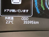 納車後1年間は走行無制限のトヨタロングラン保証付きです。(対象項目:約60項目・5000部品)が対象です。全国のトヨタ系ディーラーで保証修理が可能です。