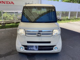 お客様に安全で快適なカーライフをお送りいただくために、中古車にも高いレベルの品質基準を設け、その基準に従って、全ての中古車について納車前整備を実施しています。