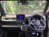 フロントガラスが大きく、ワイドな視界で運転もしやすくなるように、設計されています。