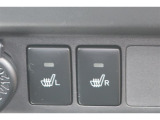 運転席と助手席にシートヒーターが付いています。