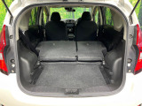 普段のお買い物や通勤、送迎等に十分な荷室スペースを確保しております。セカンドシートを倒すと、大きな荷物の積載も可能です♪