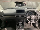 安全運転と情報操作を両立する運転席まわり。さまざまな情報を扱いながら正しい姿勢で安全に運転できることを追求したコックピット!