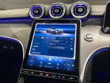 【アンビエントライト】メルセデス・ベンツの車内空間を彩ります。豊富なカラー展開で自分好みの空間に♪
