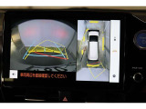 車両を上から見たような映像表示するパノラミックビューモニター付き!