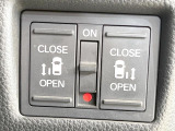 【両側パワースライドドア】スマートキーや運転席のスイッチで後席両側スライドドアの開閉が可能♪電動だから力を入れてドアを開ける必要が無く、小さなお子様でも簡単に開け閉めでき快適です♪