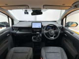 運転席周辺の様子です☆ オーディオ周りやメーター類の位置など、ご確認下さいね♪