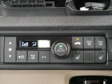 【オートエアコン】オートエアコンで快適な車内!温度や風量を自動調整し、理想の車内環境を保ちます。煩わしさのない快適なドライブを楽しみましょう。