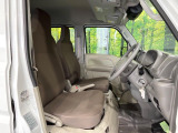 運転席シート廻りは使用感も少なく、良好な状態となっています。丁寧に使われていたことがよくわかりますね。