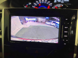 見えづらい車体後方部を映像で映し出してしっかりサポート!難しいバック駐車も安心です♪
