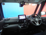 フロントガラスが広く視界が広々としているので、運転がとてもし易いです!