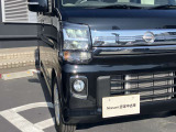 LEDヘッドランプを装備しておりますので、暗い道でも明るく照らしてくれるので安心して夜道やトンネルを運転できますよ!