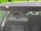 【アイサイトVer3】前方の車両等を検知し、衝突しそうな時は警報で注意を促し、ブレーキを踏む力をサポート。ブレーキを踏めなかった場合は衝突被害軽減ブレーキが作動、衝突回避をサポートします。