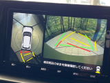 【パノラミックビューモニター】専用のカメラにより、上から見下ろしたような視点で360度クルマの周囲を確認することができます☆死角部分も確認しやすく、狭い場所での切り返しや駐車もスムーズに行えます。