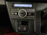 今お乗りのお車の価値が気になる方は、お気軽にお声がけください。査定士の資格を持ったスタッフが、丁寧に査定いたします