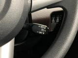 【クルーズコントロール】 アクセルペダルを踏まずに定速走行できるので、自動車専用道路での長時間運転の負担を軽減します。