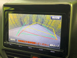 【バックカメラ】駐車時に後方がリアルタイム映像で確認できます。大型商業施設や立体駐車場での駐車時や、夜間のバック時に大活躍!運転スキルに関わらず、今や必須となった装備のひとつです!