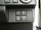 トラクションコントロールとは、すべりやすい路面での発進時や加速時にタイヤの空転を抑え、駆動力確保に貢献する機能です。詳細は販売店スタッフまでおたずねください。