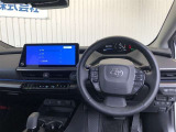 機能的なインパネはスイッチ類の操作性も良好!洗練されたスタイリッシュなデザインも好評です!ステアリングヒーターやデジタルインナーミラーを採用しております!