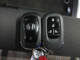 ●Hondaスマートキーシステム(降車時オートドアロック機能/キー2個付)●予約ロック